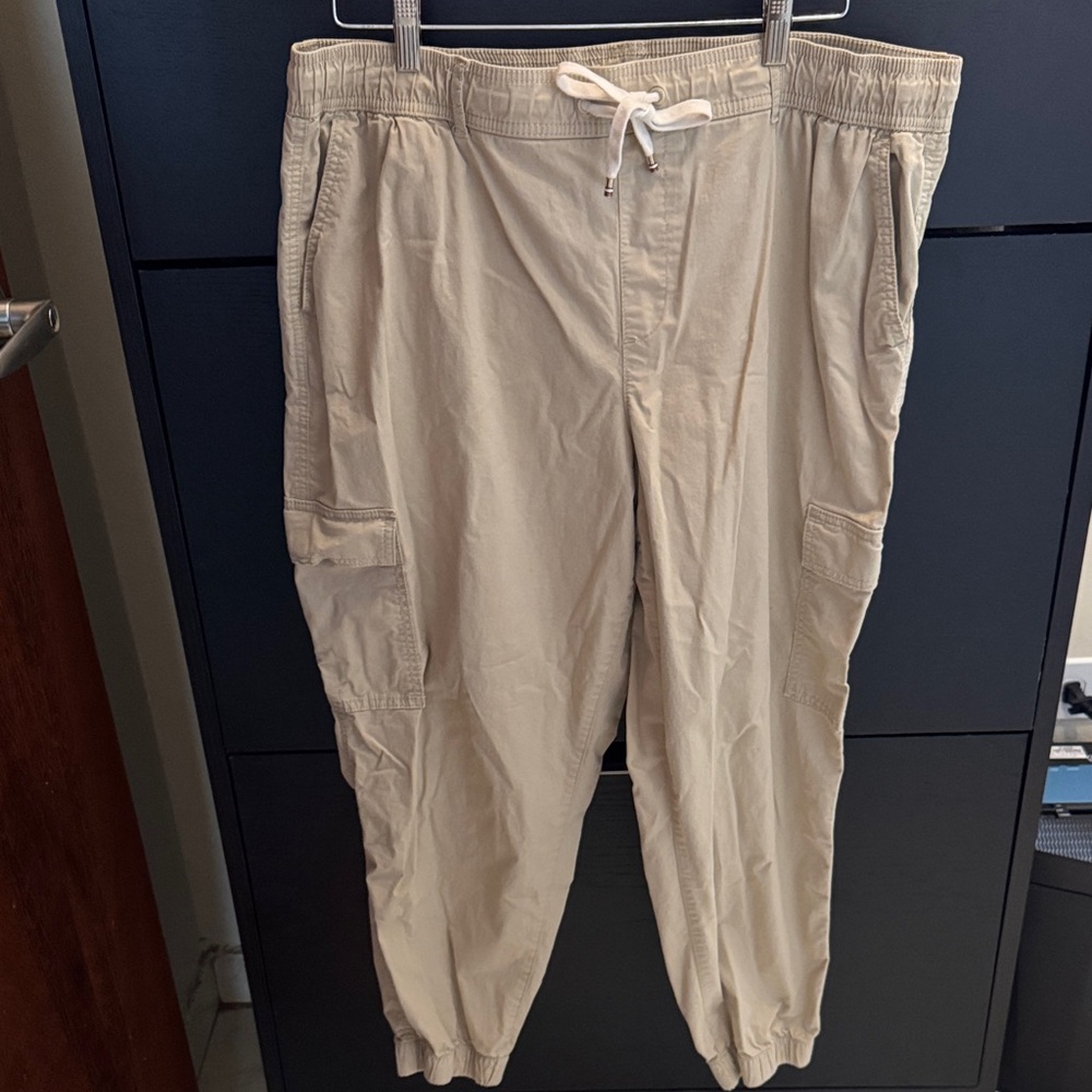 Tommy Hilfiger Light Tan Cargo Pants